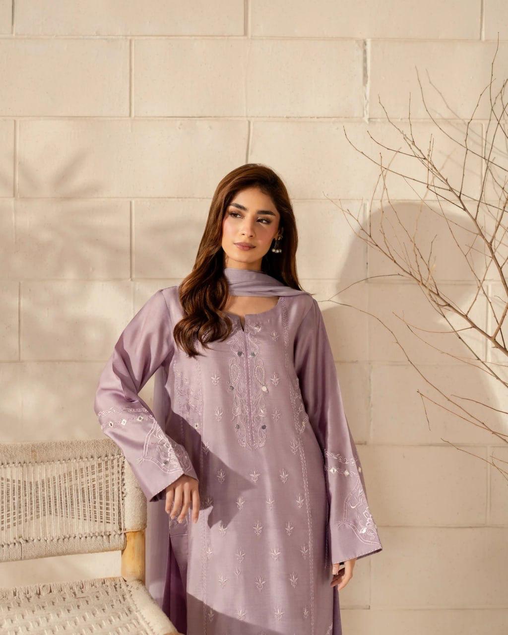 Jinisha Embroidered French Crepe Kurta Set